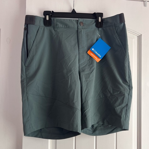 Columbia Men’s Active Omni Shade Shorts Blue Green 8” Inseam 32” Waist NWT - Picture 1 of 2